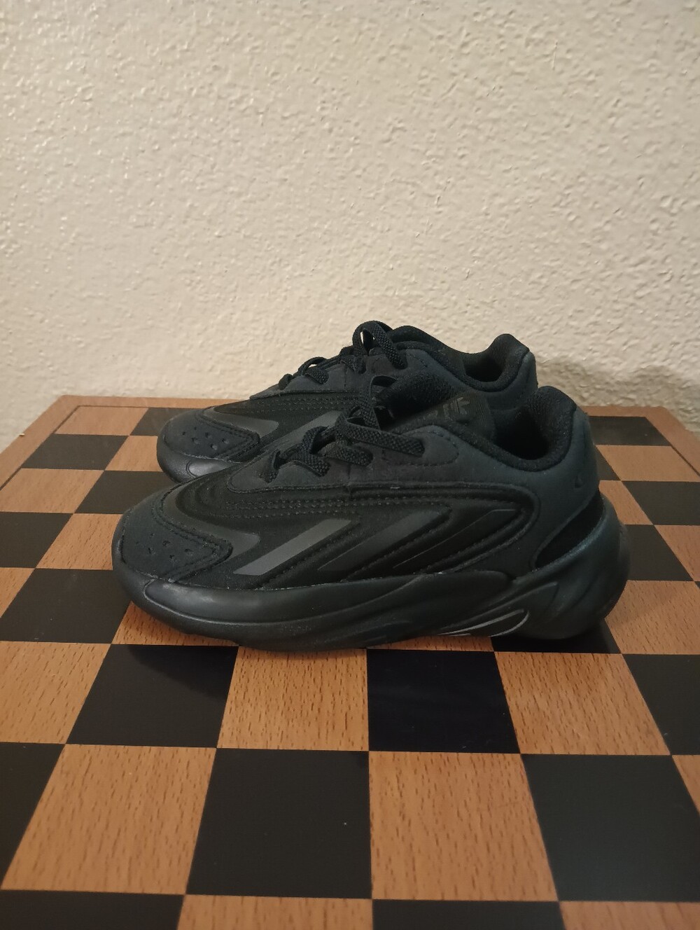 Adidas Ozelia Boys Sneakers